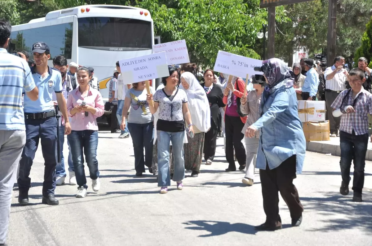 Adliyenin Kapanmasına \'Yumurtalı\' Protesto