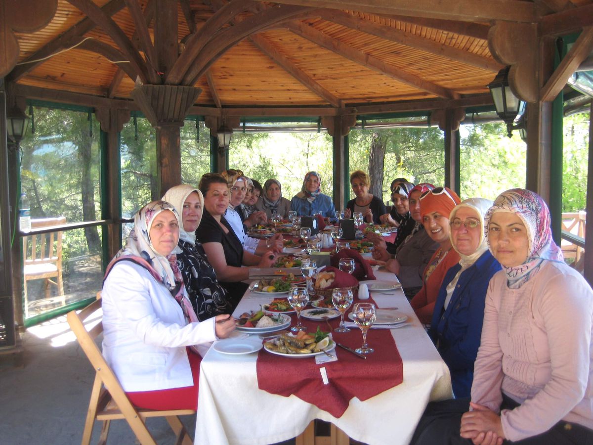 Ak Partili Kadınlar İstişarede Bulundu