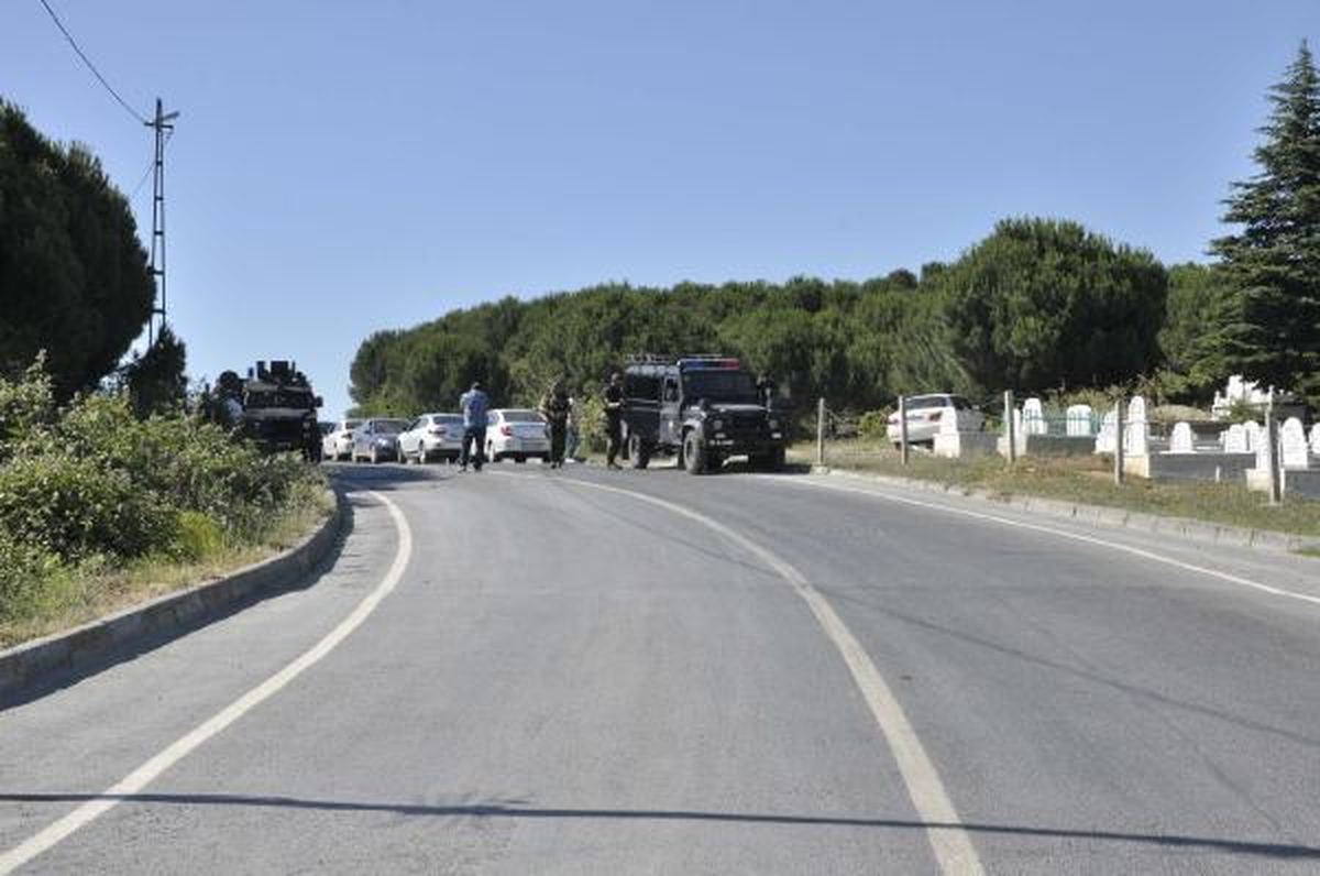 Arnavutköy\'de Ormanlık Alanda Arama