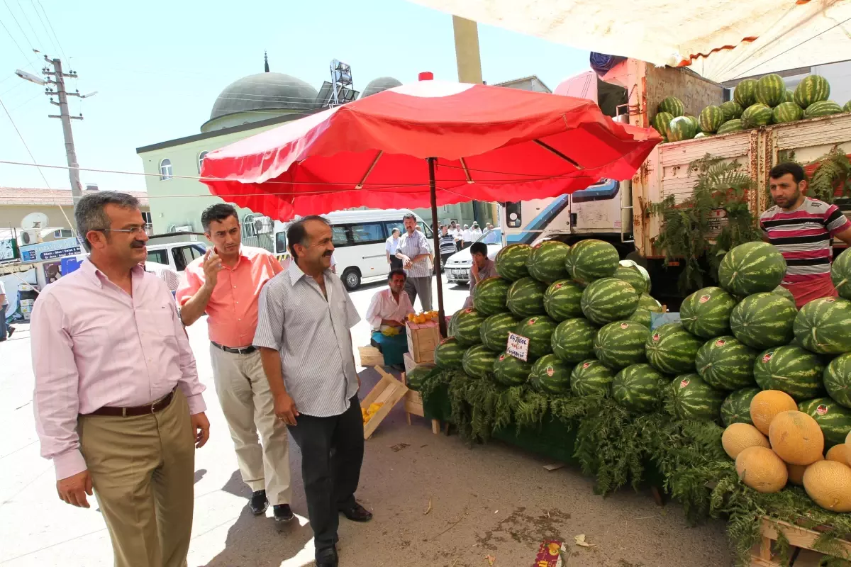 Başkan Köşker, Ulus'ta Pazar Esnafını Gezdi