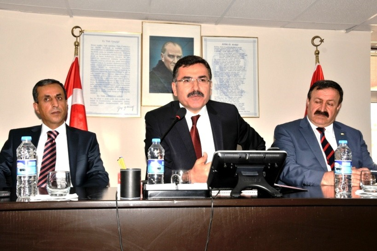 Batman İl Özel İdaresi\'nde Sosyal Denge Tazminatı Sözleşmesi İmzalandı