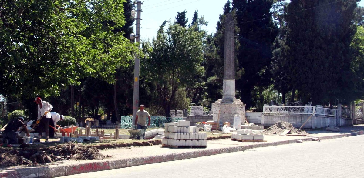Belediye 85 Yıllık Anıtı Yeniden Düzenliyor