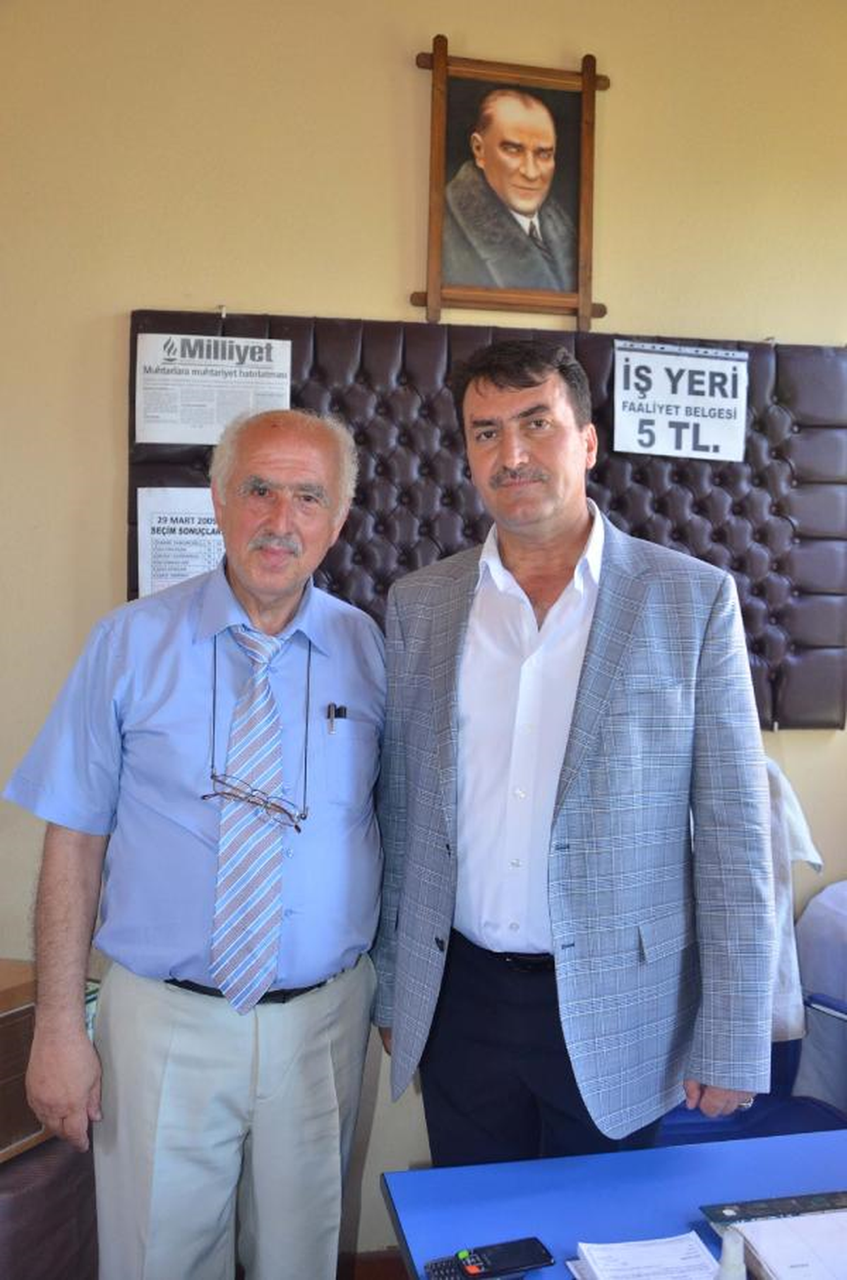 Belediye Başkanı, Kaçak Çatısını Yıktığı Muhtarı Bir Saat Sonra Ziyaret Etti