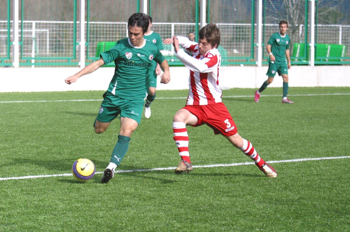Bursaspor\'da Profesyonel Olan Furkan, Batalla\'yı Örnek Alıyor