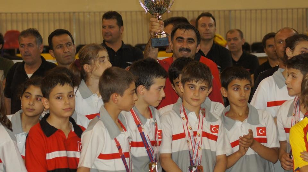 Erzincanlı Badmintoncular Başarıya Doymuyor