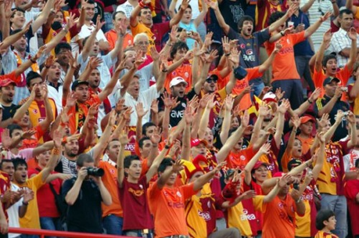 Galatasaray\'a Taraftardan Transfer Baskısı