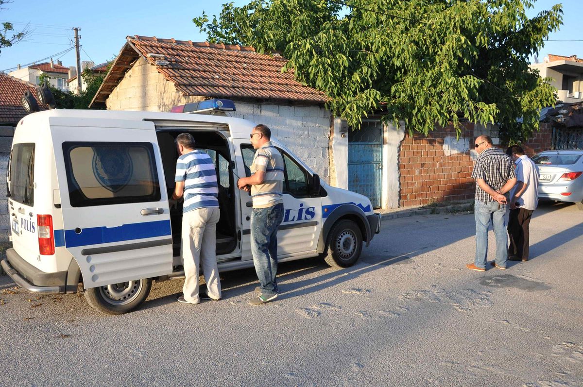 Genç Kadın Av Tüfeğiyle Canına Kıydı
