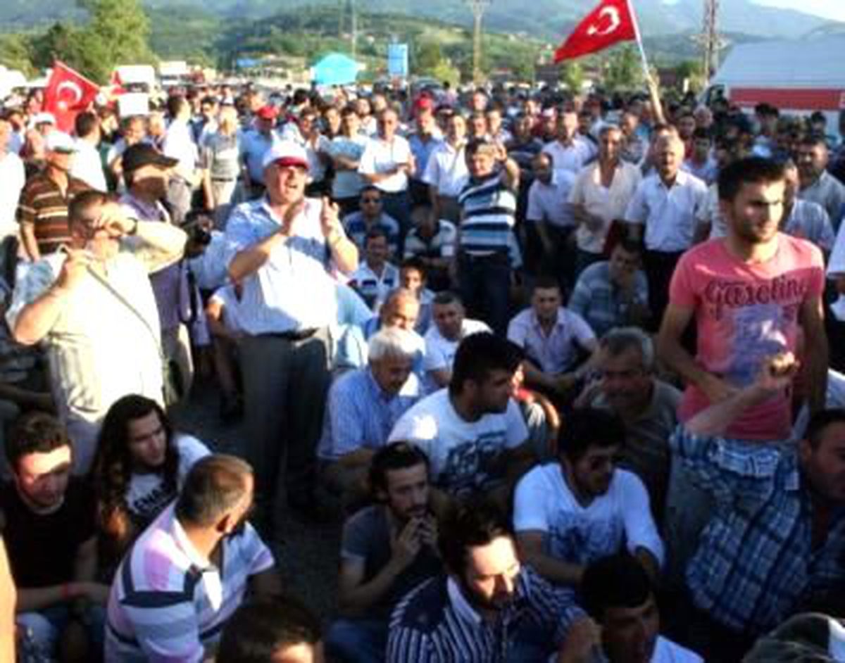 Gökçebey\'de Adliyenin Kapatılması Protesto Edildi