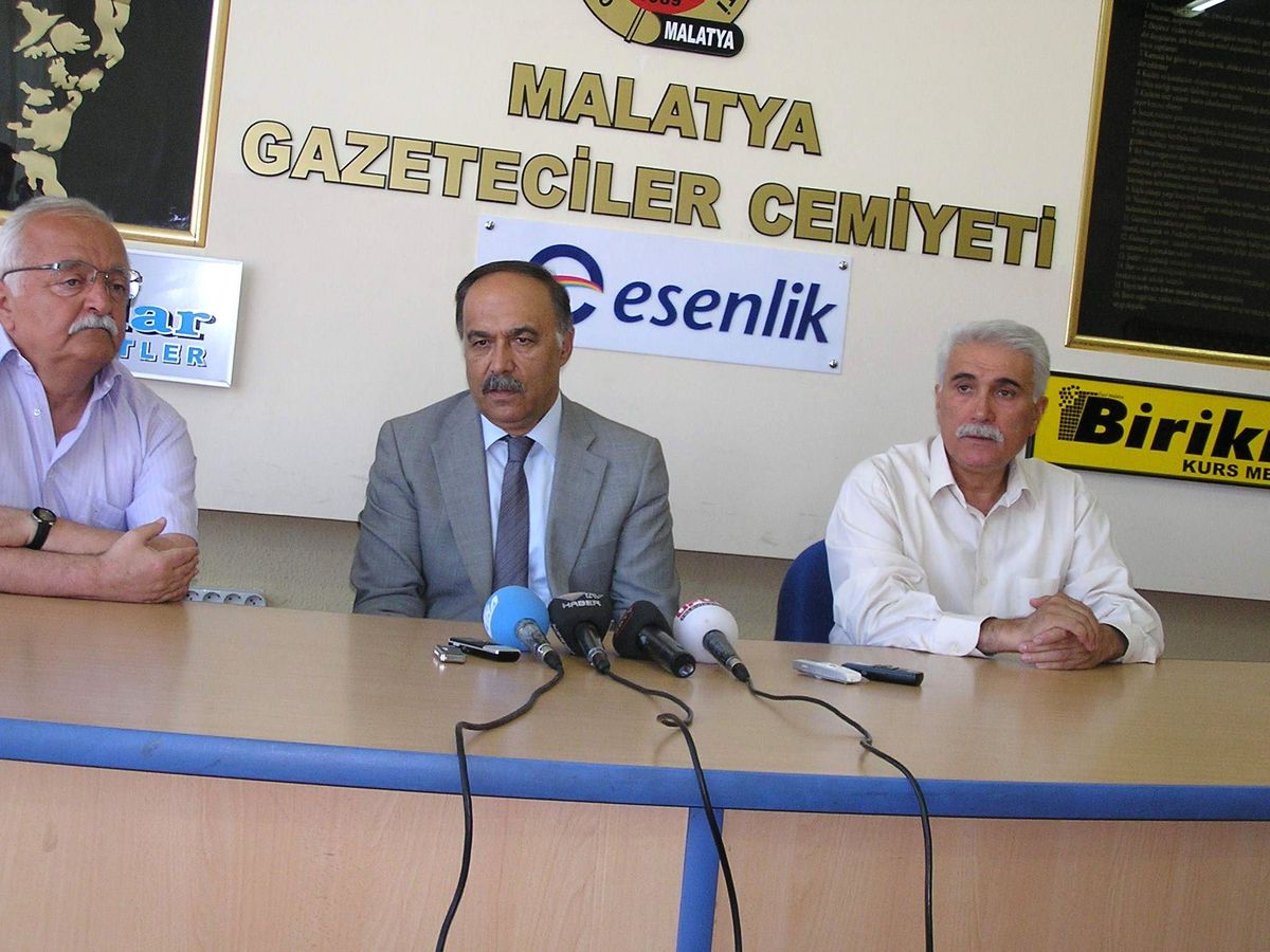 İnönü Üniversitesi Rektörü Cemil Çelik, Gazeteciler Cemiyetini Ziyaret Etti
