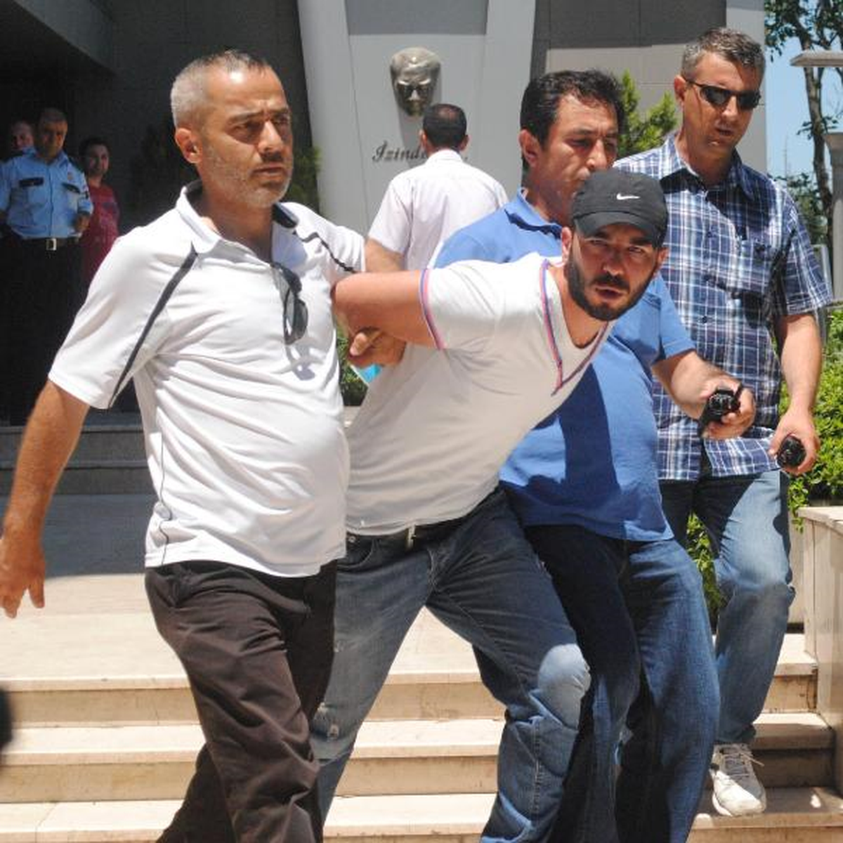 Kapkaç Şüphelisi Yüzlerce Dakikalık Görüntü İzlenerek Yakalandı