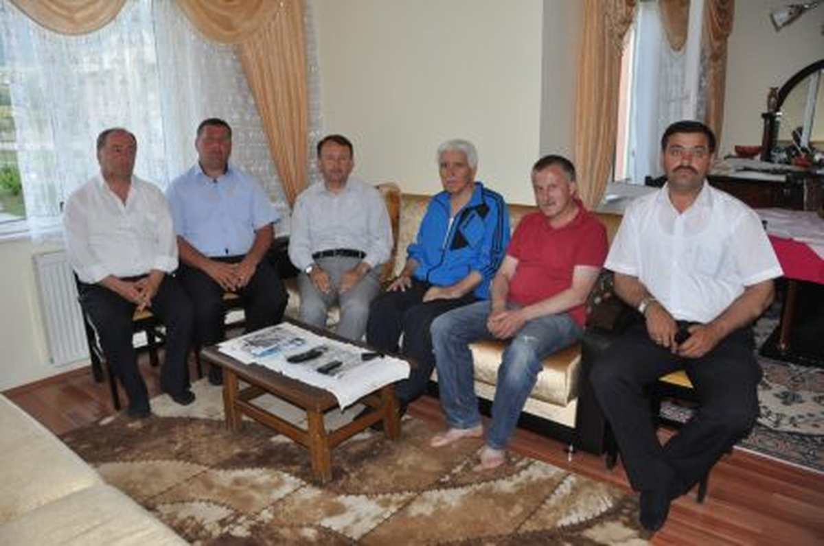 Karabalık\'tan Muhtara Geçmiş Olsun Ziyareti