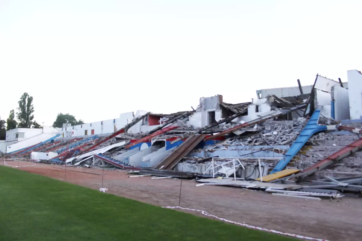 Karabük Stadı\'nda Modernizasyon Çalışmaları Devam Ediyor