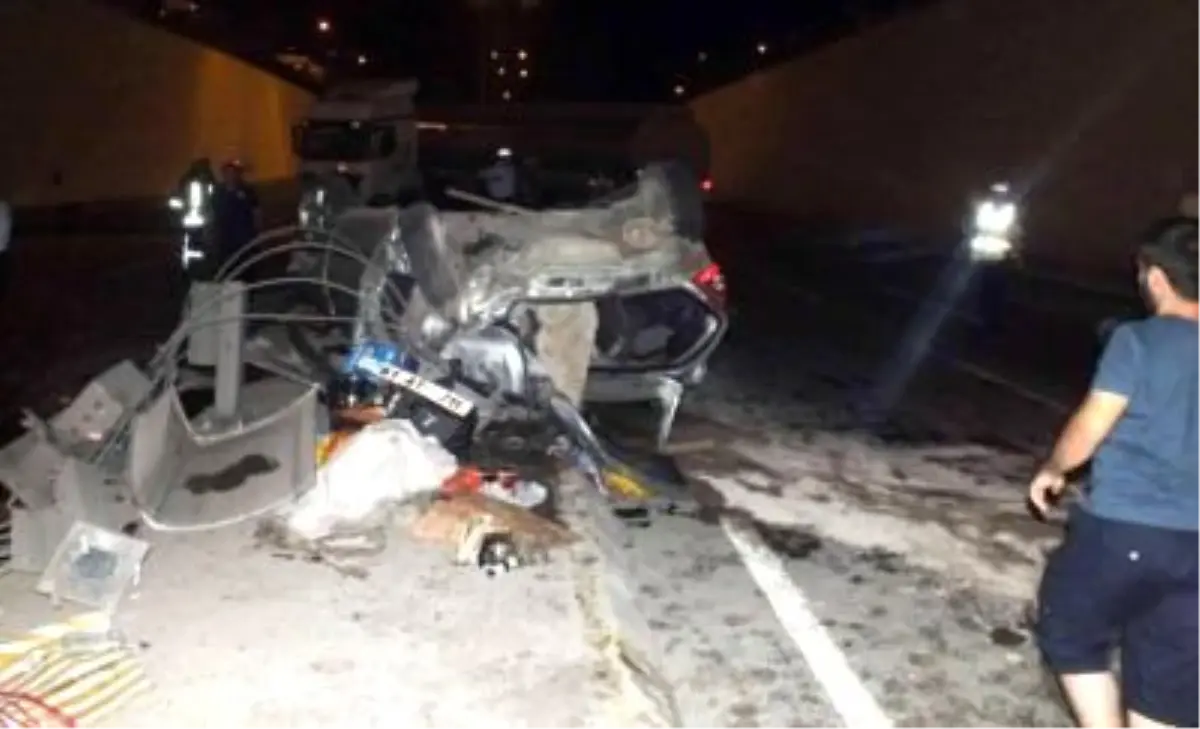 Kartepe\'de Trafik Kazası: 1 Ölü, 1 Yaralı