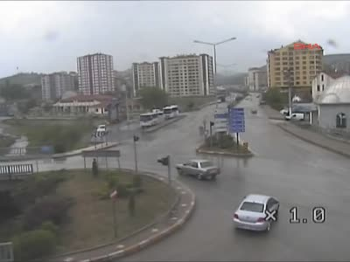 İlginç Kaza Görüntüleri Mobese\'de