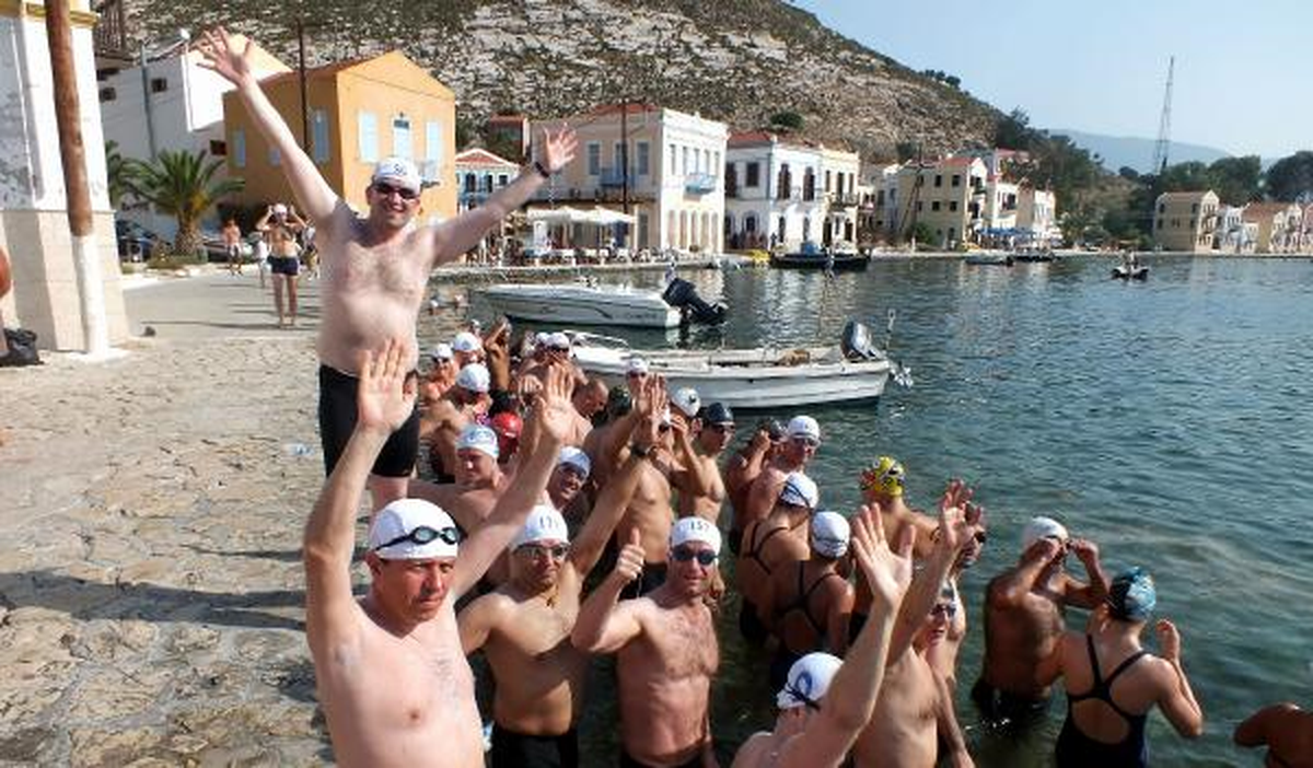 Meis- Kaş Yüzme Yarışında Bahadır Tama Birinci