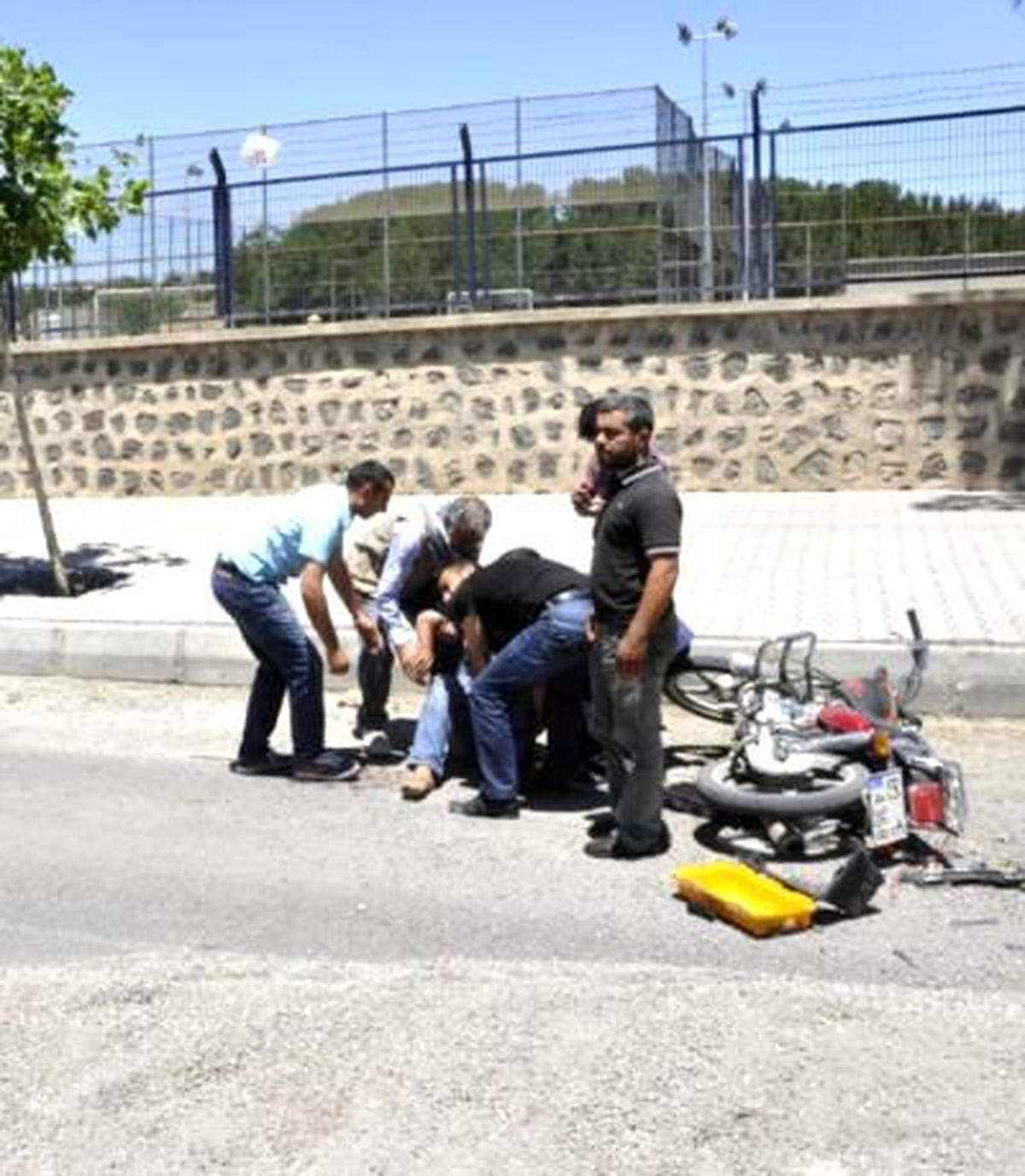 Motosiklet Çocuğa Çarptı: 1 Yaralı