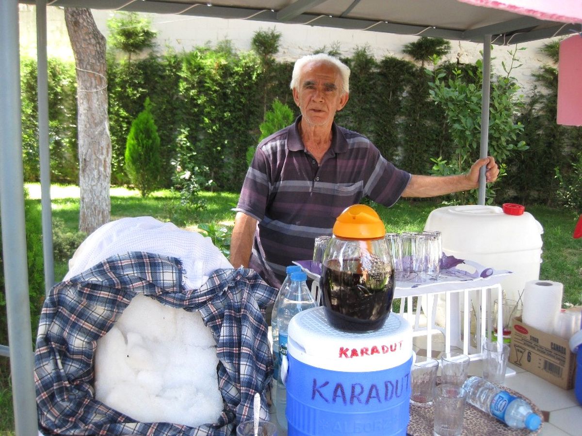 Ödemiş\'te Yaz Mevsiminin Vazgeçilmezi \'Kar Helvası\'