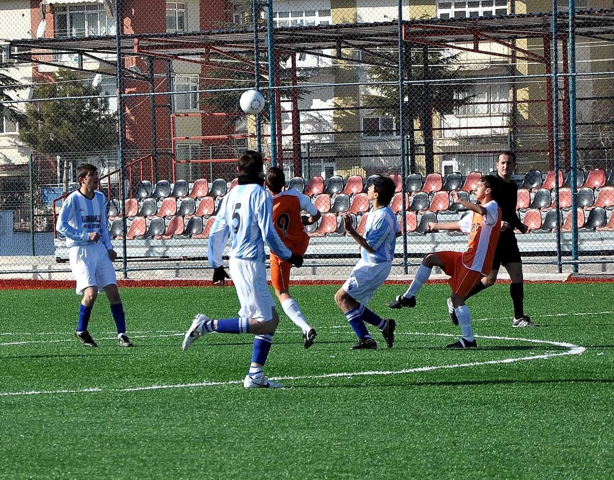 Odunpazarı Belediyesi Yaz Kur\'an Kursu Öğrencileri İçin Halı Saha Turnuvası Düzenliyor