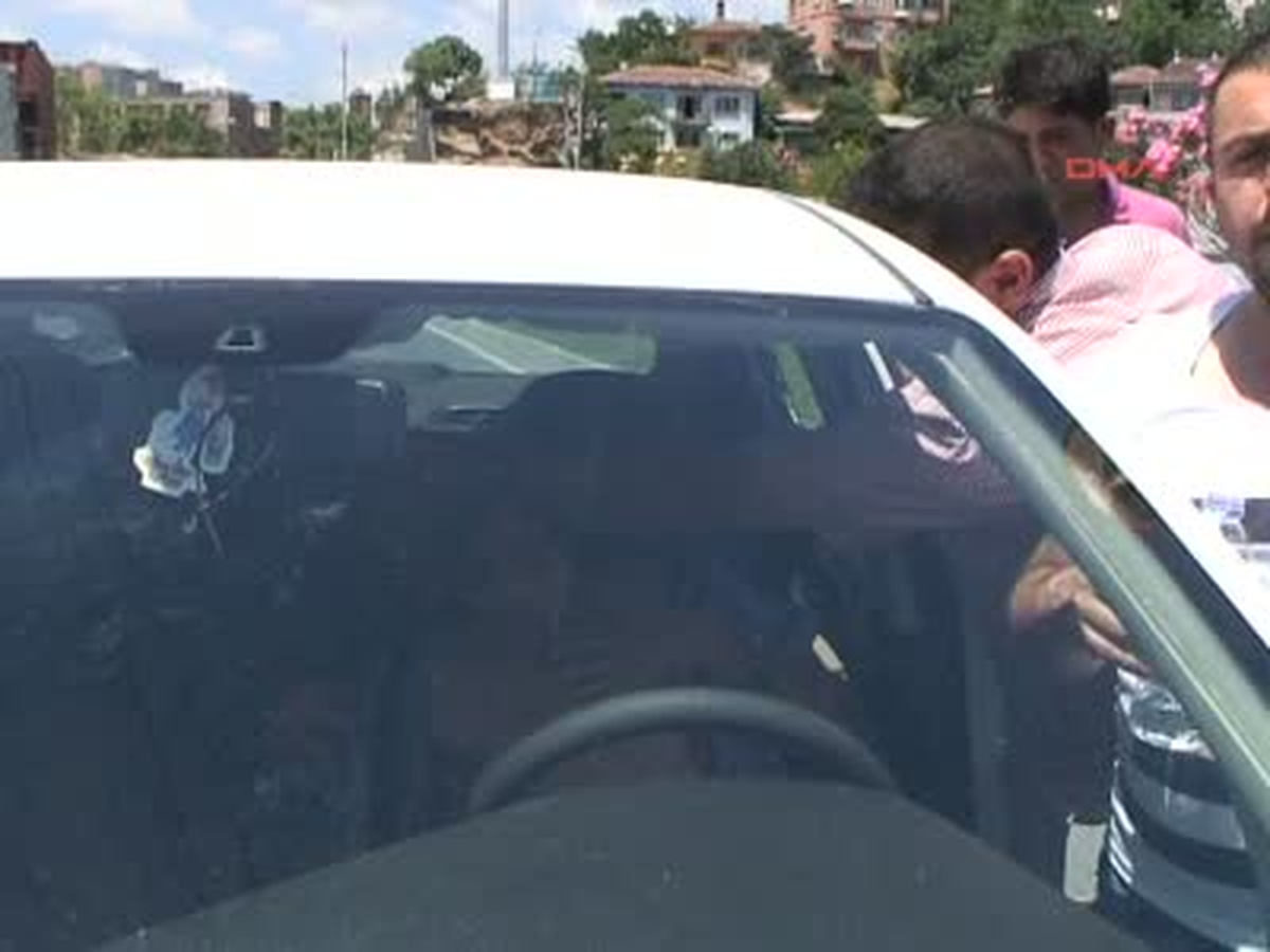 Panik Atak Krizi Kırmızı Işıkta Yakaladı
