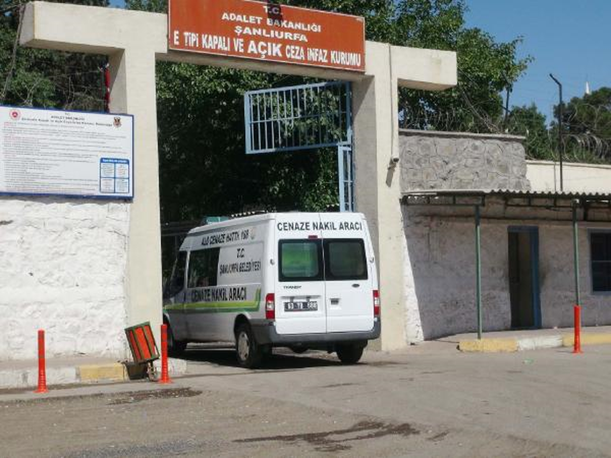 Şanlıurfa Cezaevi\'ne Gelen Cenaze Aracı Korkuttu