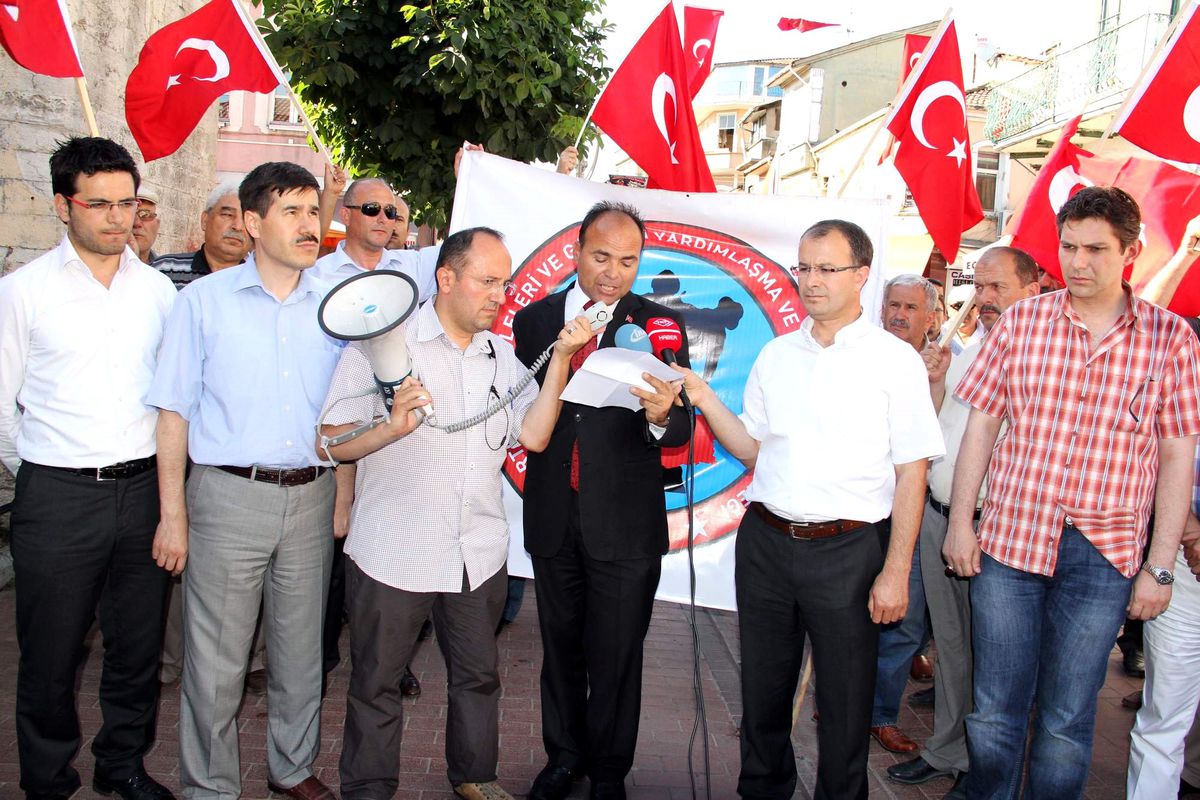Şehit Aileleri Terörü Lanetledi