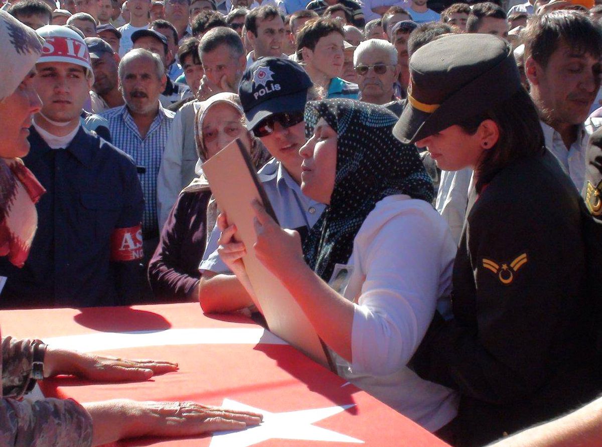Şehit Er Son Yolculuğuna Uğurlandı