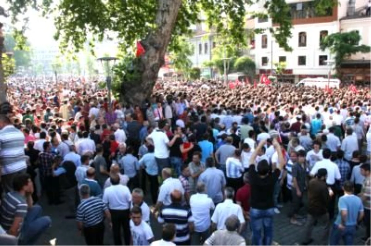 Şehit Olan Askerlerden 3\'ünün Cenazeleri Trabzon\'a Getirildi