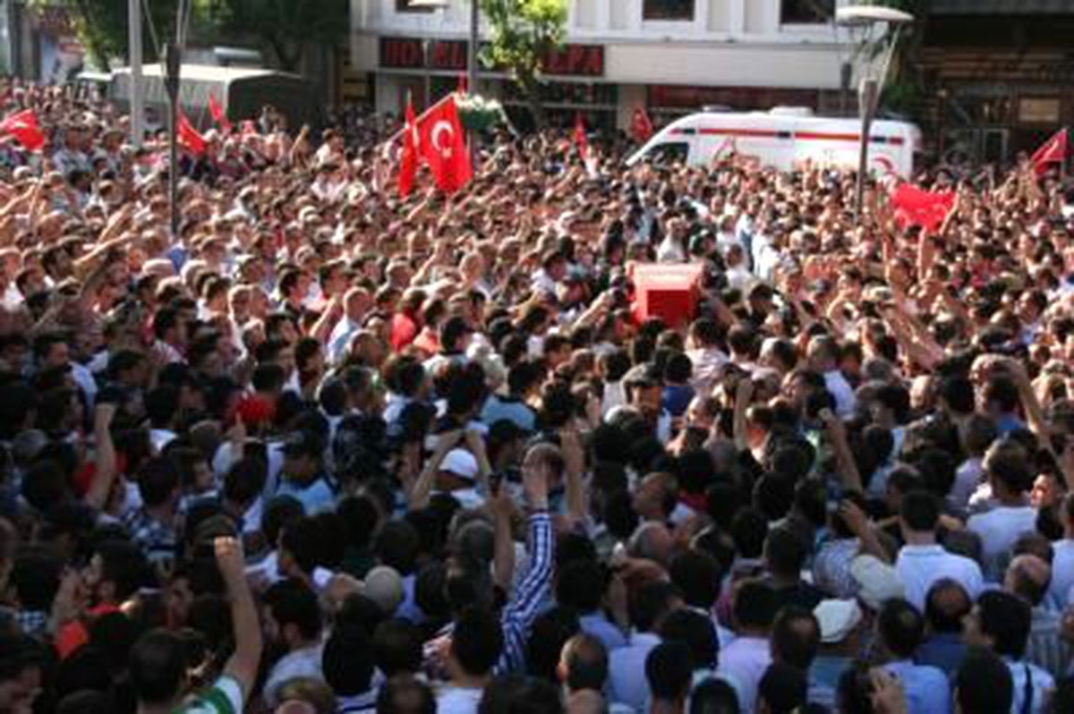 Şehitler Trabzon\'da