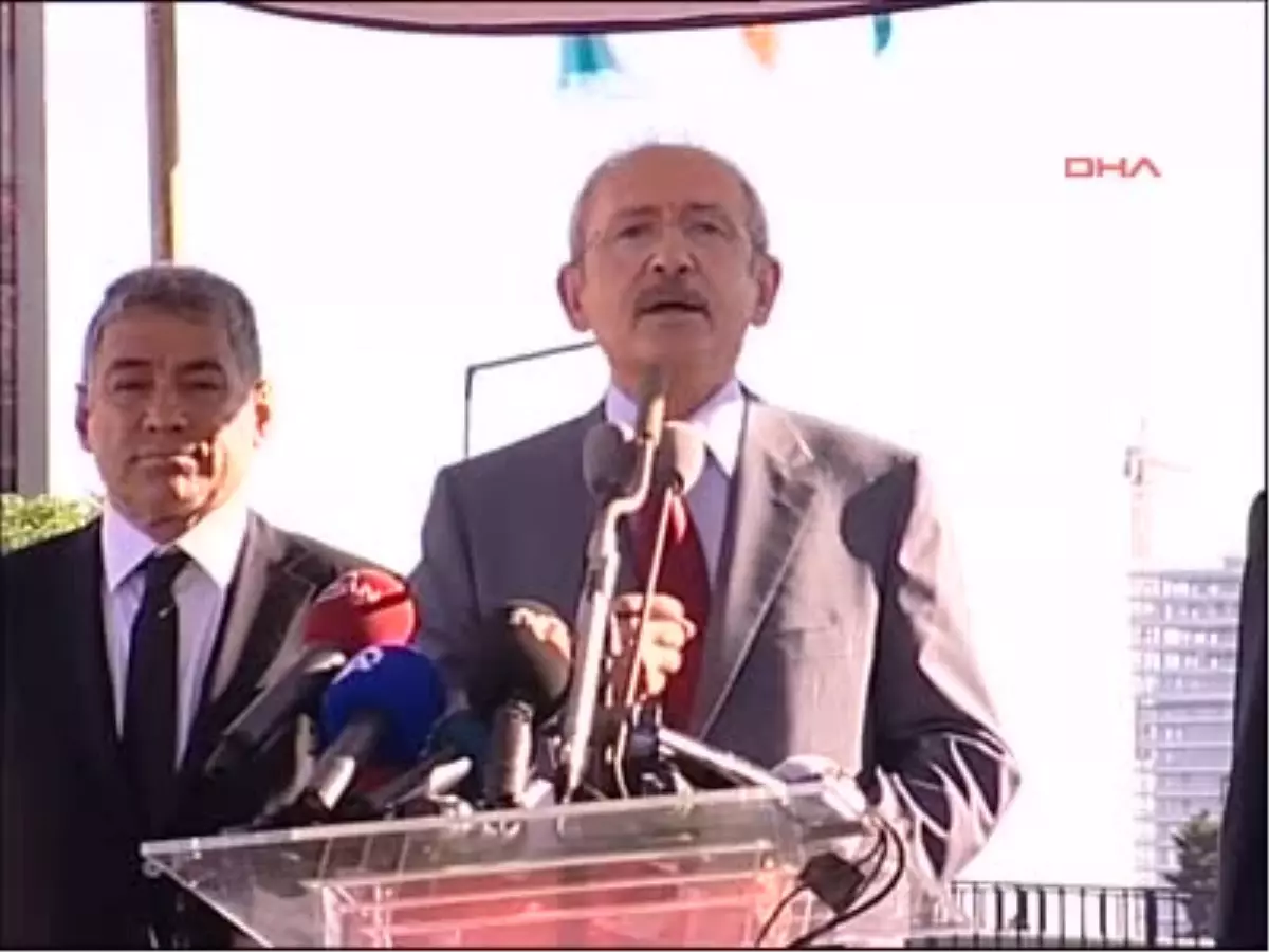 \\\\3\\\\ Kılıçdaroğlu, İlhan Selçuk Heykelinin Açılışını Gerçekleştirdi