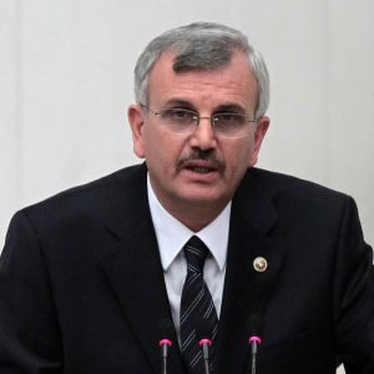 AK Parti\'den "Sezaryen" İçin Yasa Teklifi