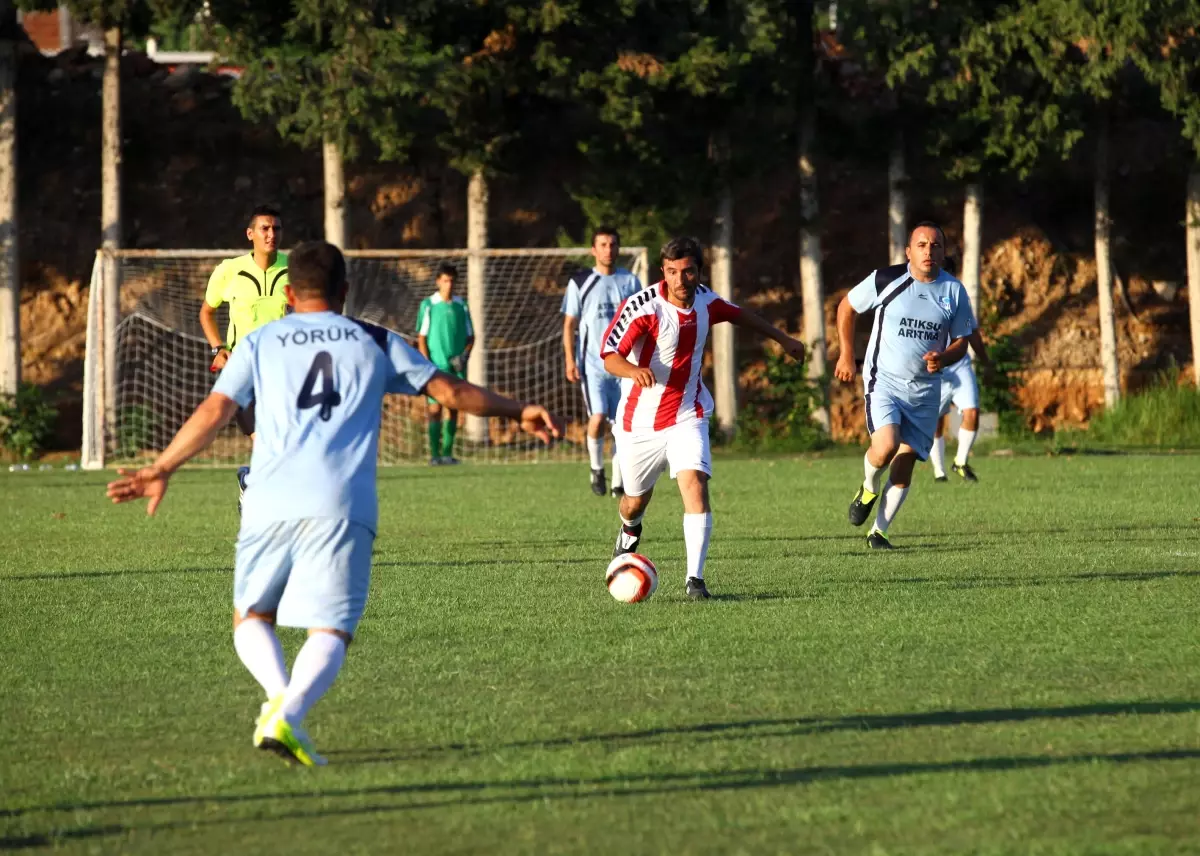 Asat\'ta Futbol Heyecanı