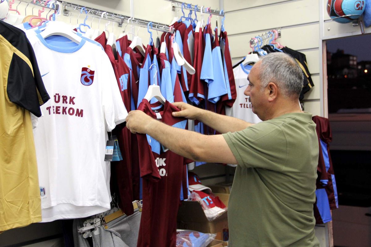 Bartın\'da Trabzonspor Tır\'ına Büyük İlgi