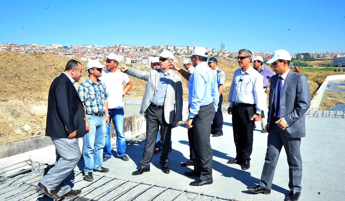 Başkan Uzun, Haramidere Şantiyesi\'ni Gezdi