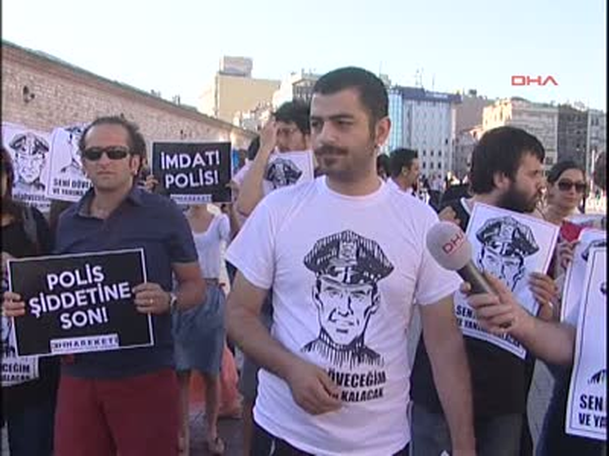 Beyoğlu\'nda \'Polis Şiddetine Son\' Eylemi
