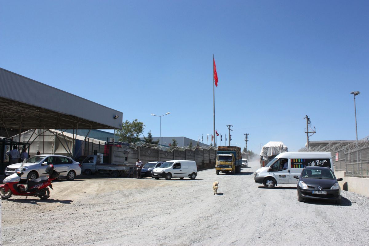 Boya Fabrikasında Korkutan Yangın