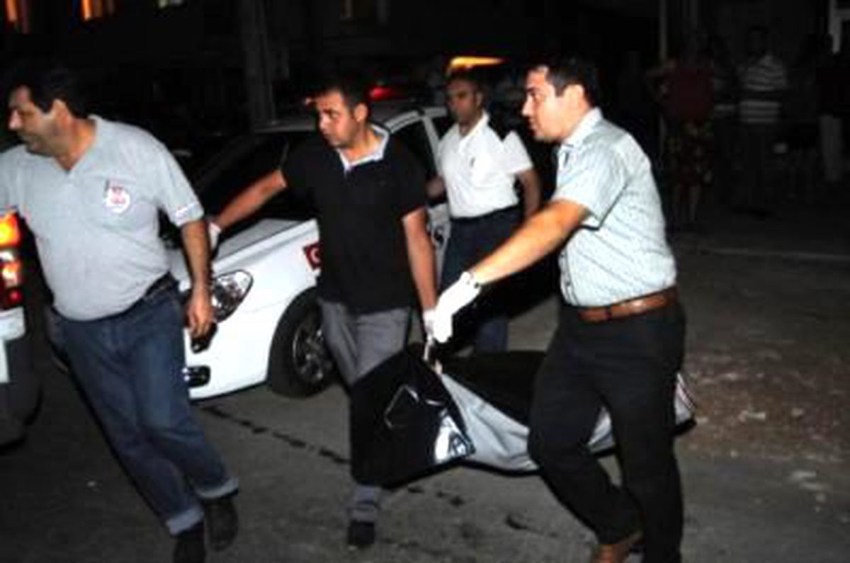 Bunalıma Giren Anne İki Çocuğuna Zehir İçirip Öldürdükten Sonra İntihara Kalkıştı