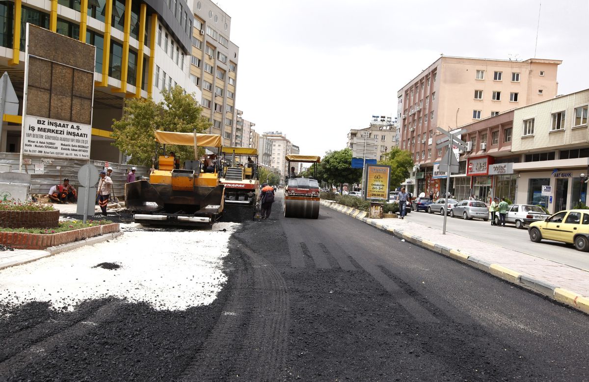 Büyükşehir Belediyesi Asfalt Sezonunu Açtı