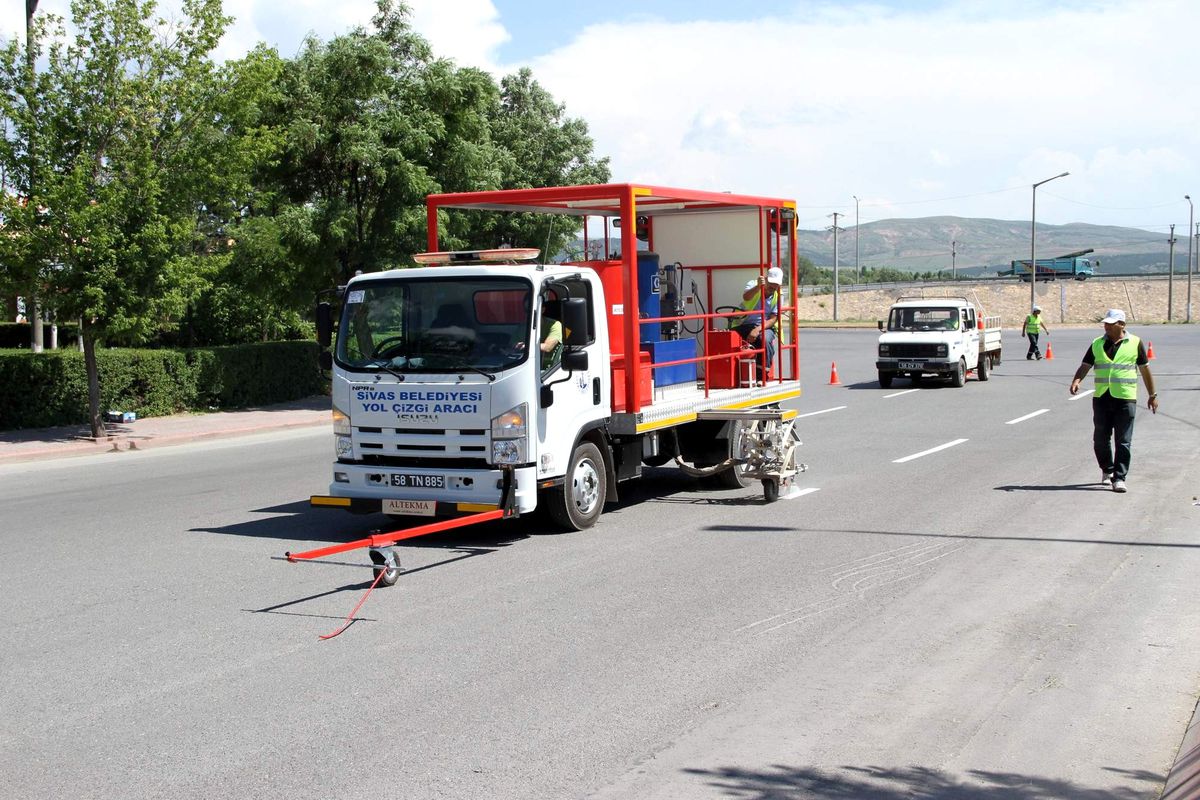 Caddeler Çiziliyor