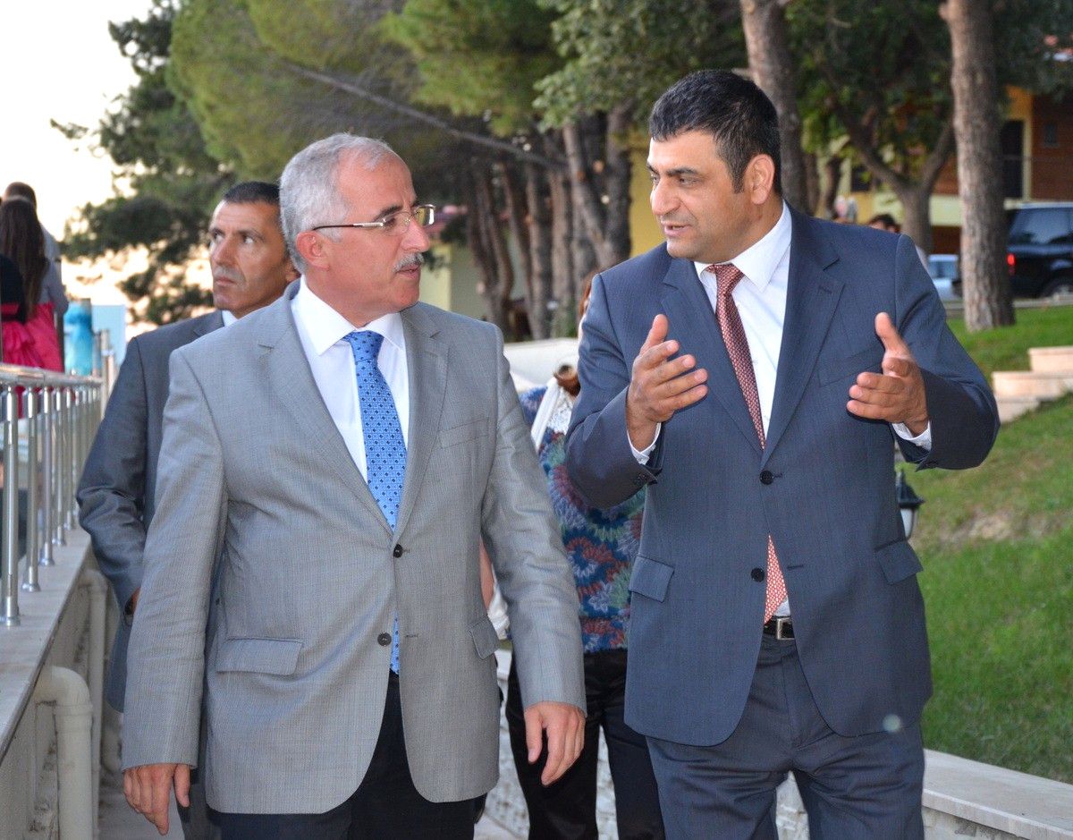 Çomü\'de Mezuniyet Resepsiyonu