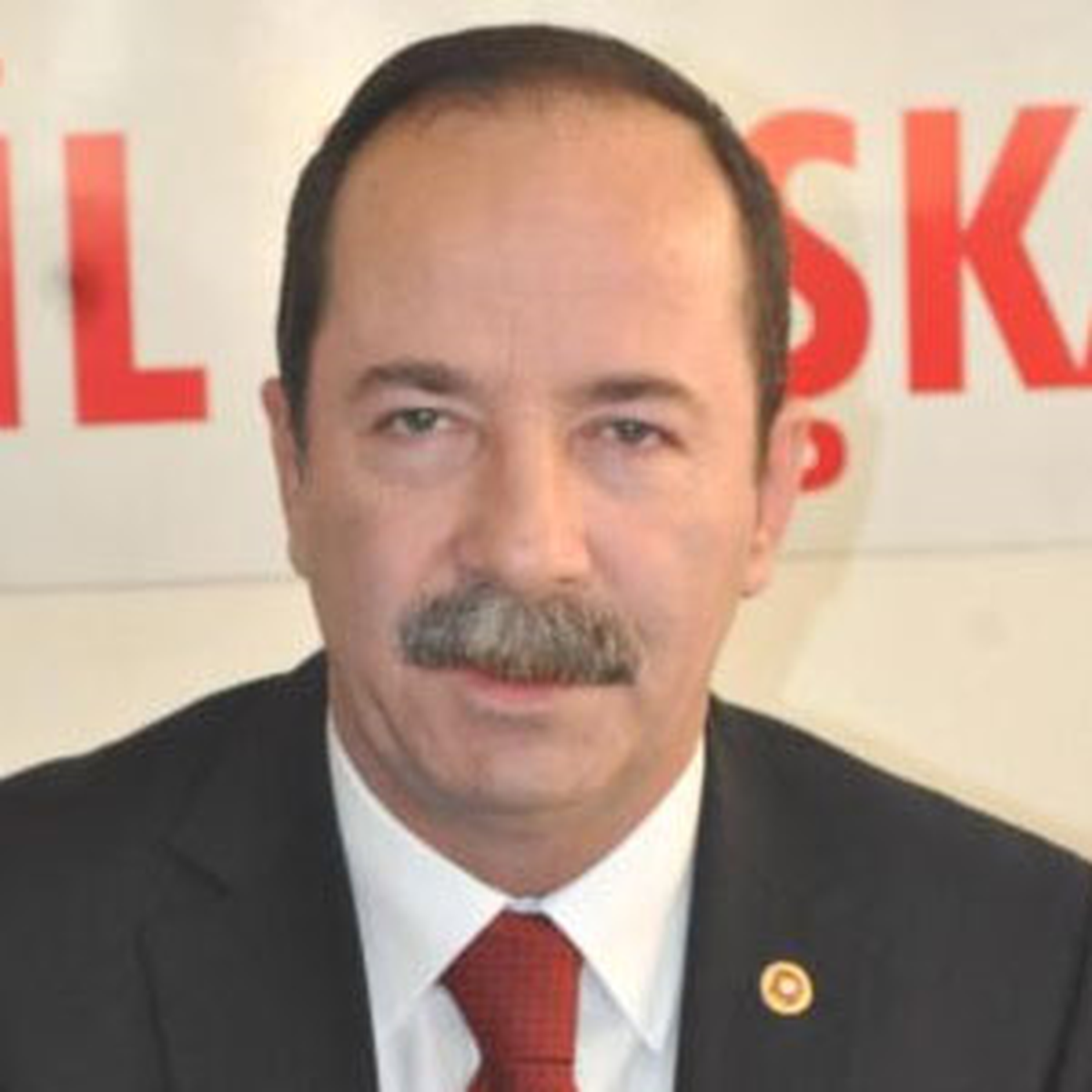 Çöpteki Atatürk Posterlerine Soru Önergesi