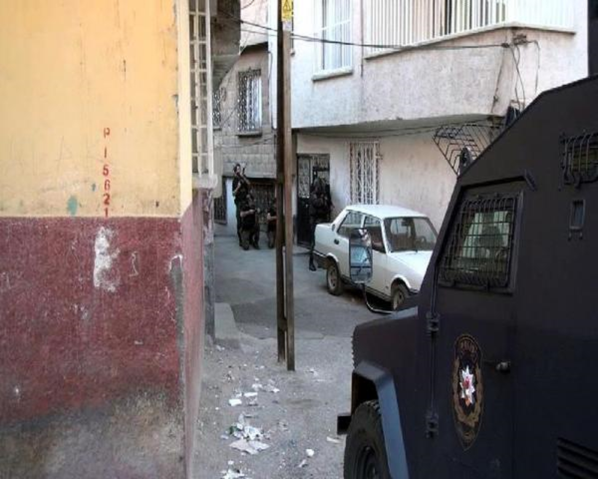 Dört Kentte Kck Operasyonu: 5 Gözaltı