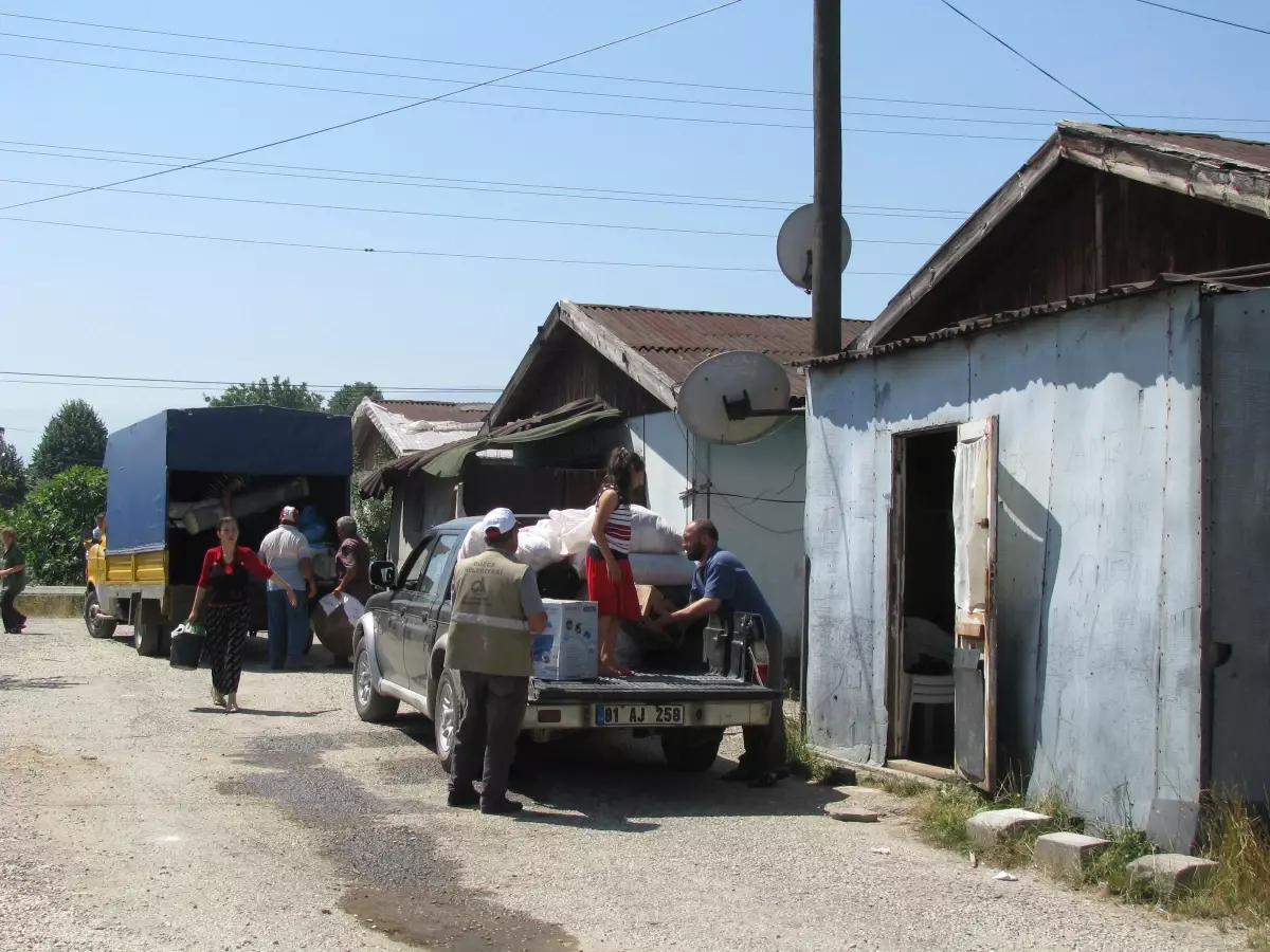 Düzce'de Prefabriklerin Boşaltılması Sürüyor