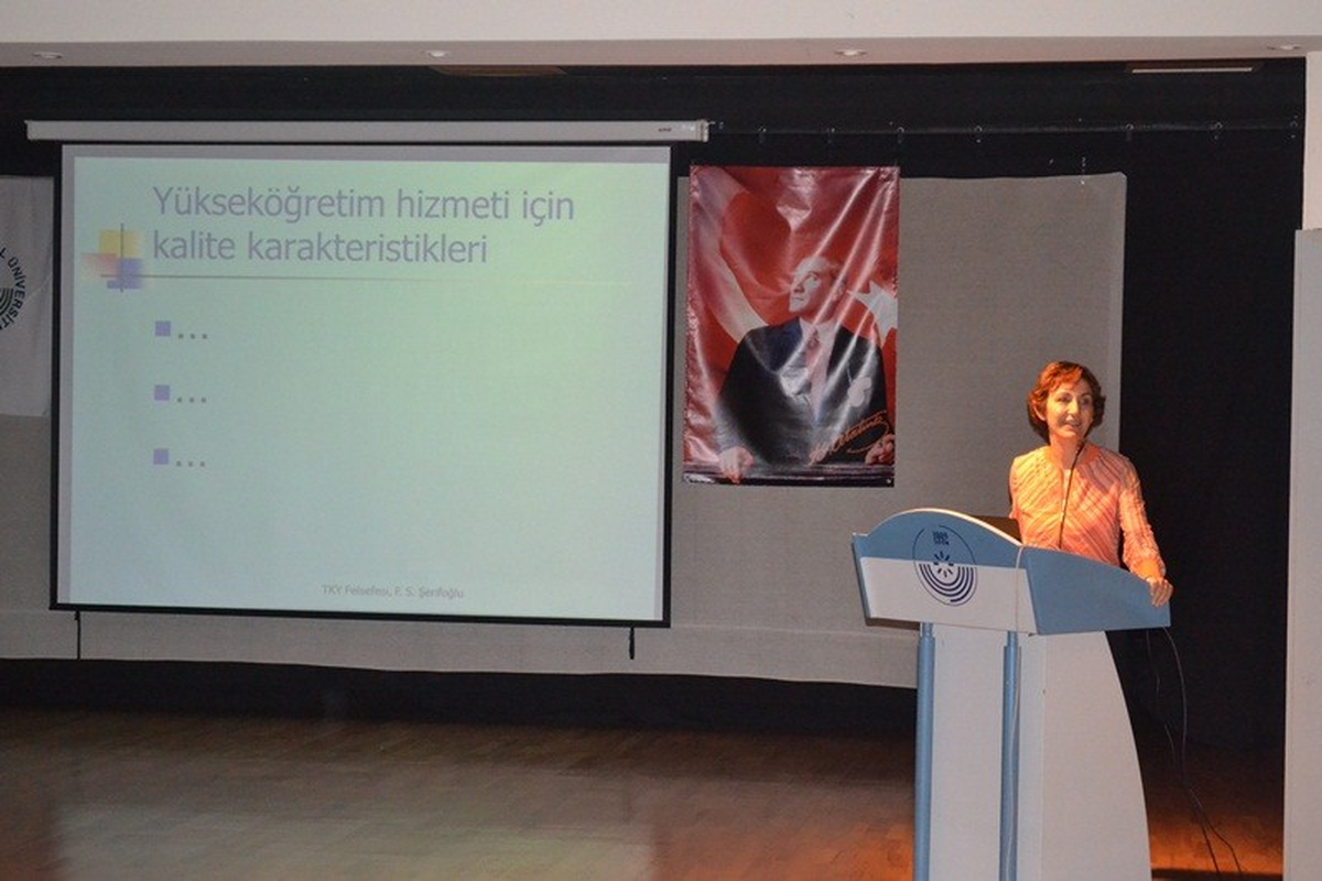 Düzce Üniversitesinden Hakkari Üniversitesi\'ne Toplam Kalite Yönetimi Desteği