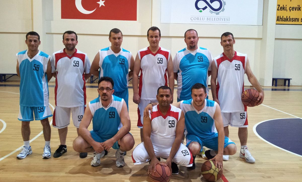 Gazeteciler Basketbolda Buluştu
