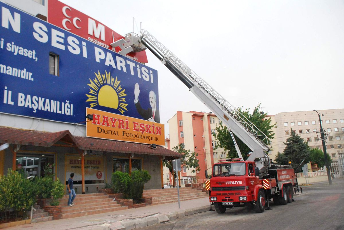 Gaziantep\'te Şiddetli Rüzgar ve Yağmur