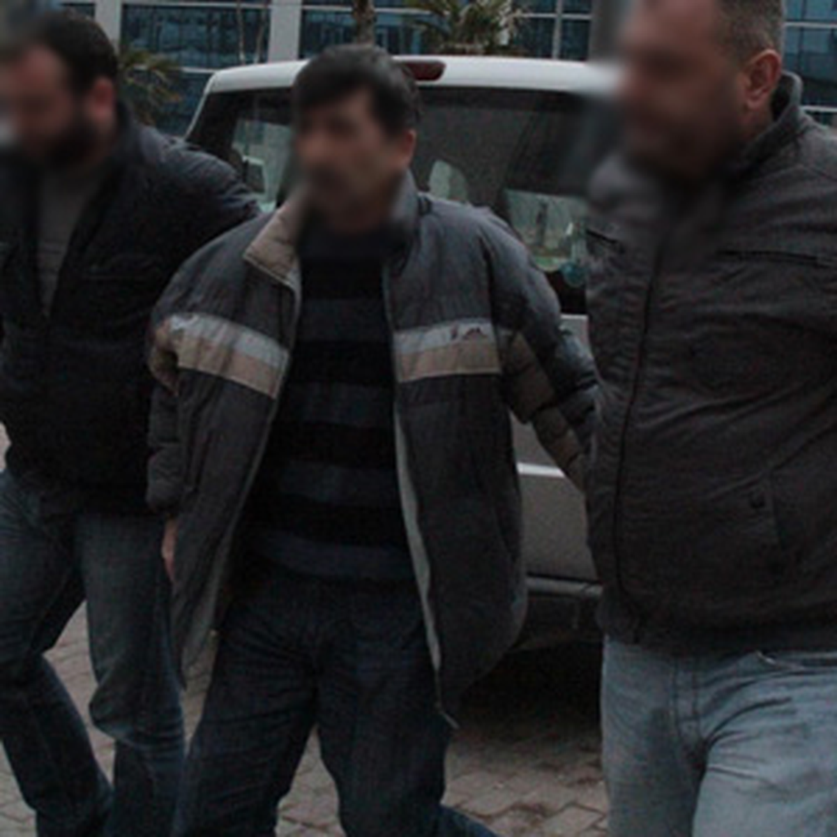 Gelinini Dövüyor Diye Oğlunu Öldürdü!