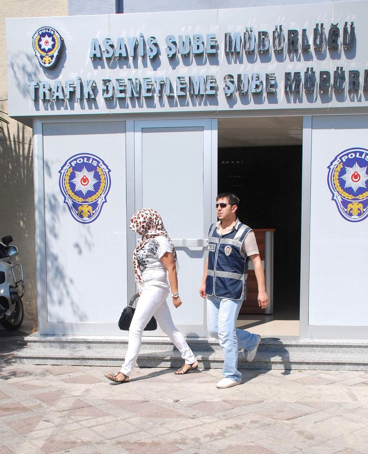 İzmit\'te Fuhuş Operasyonu