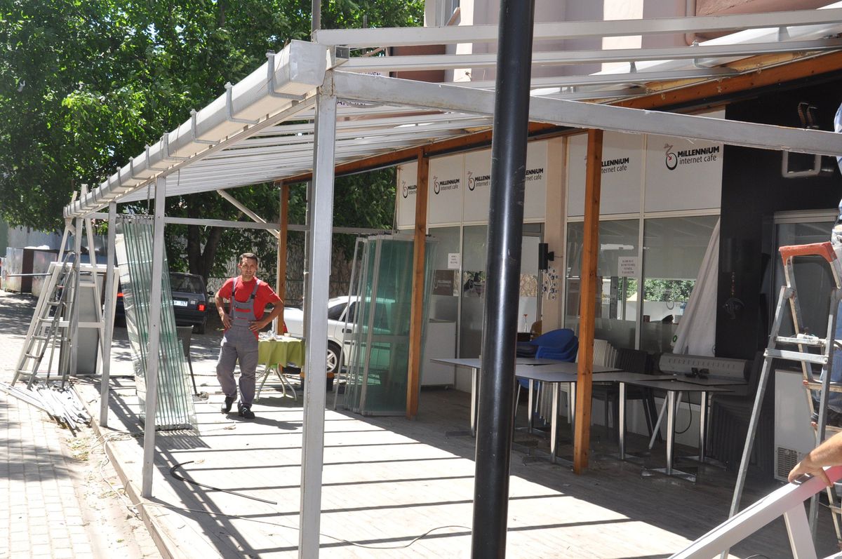 Kafe Sahipleri Yıkımı Kendileri Yaptı