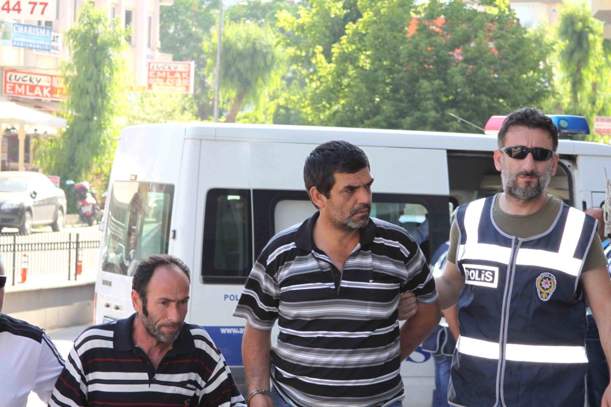 Kuşadası\'nda Fuhuş Çetesi Çökertildi