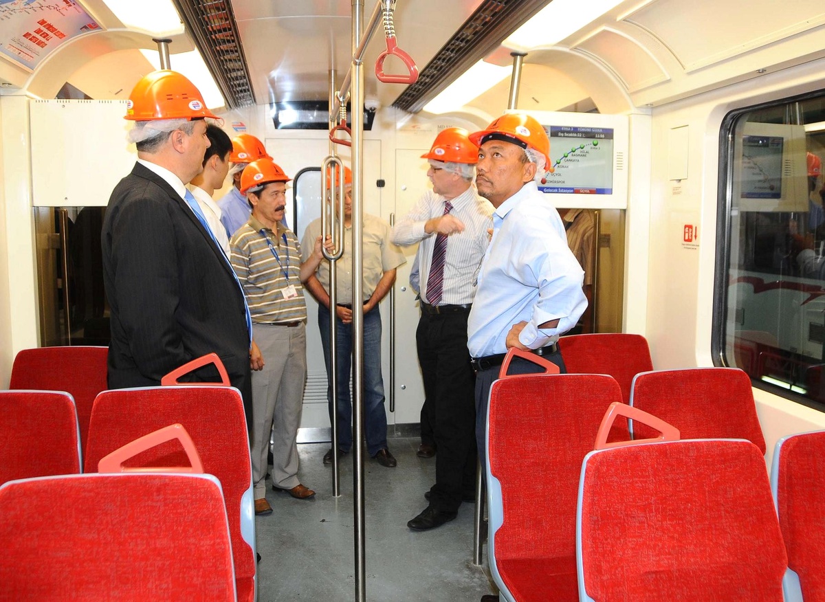 Malezyalılar İzmir Metrosu\'na "Tam Not" Verdi